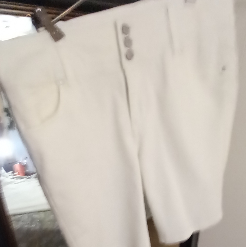 NWOT d.jeans Bermuda Shorts